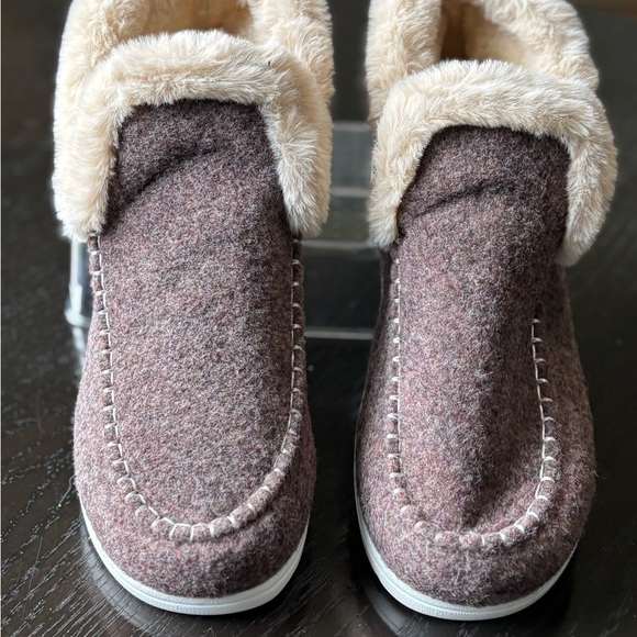 NWOT Cozy Faux Fur Lined Wool Blend Slippers – UnisexWomen’s Size 11 Men’s 9.5 - Picture 2 of 6